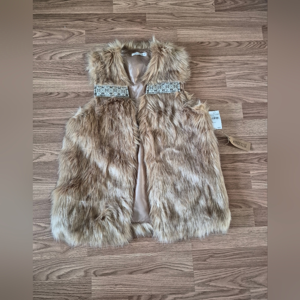 Wanderlux Women's Sleeveless Faux Fur Coat